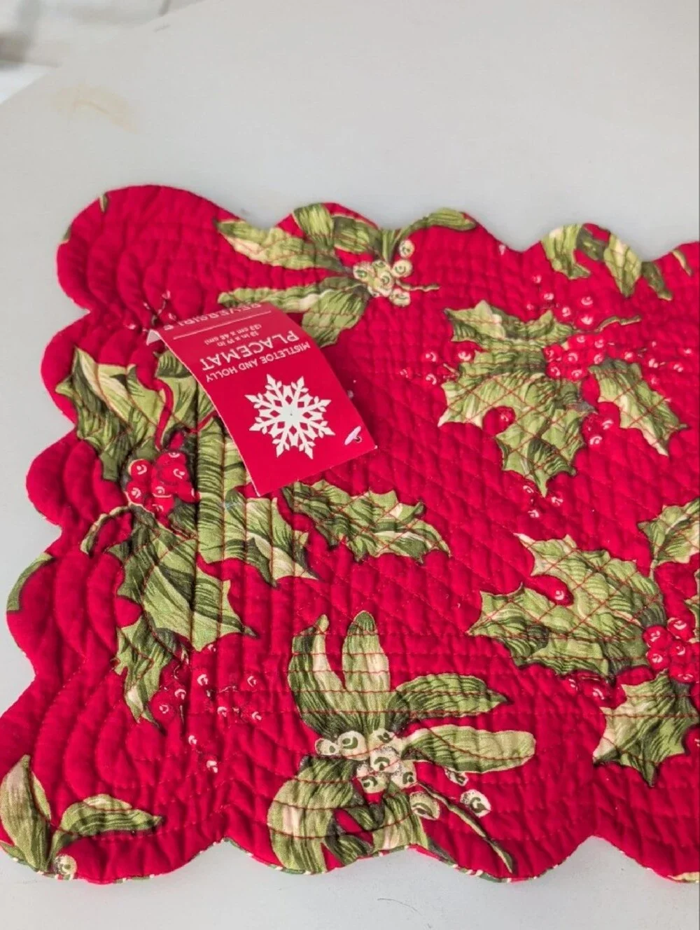Mistletoe & Holly Vibrant Red  & Green  Quilted Placemat Christmas Holiday